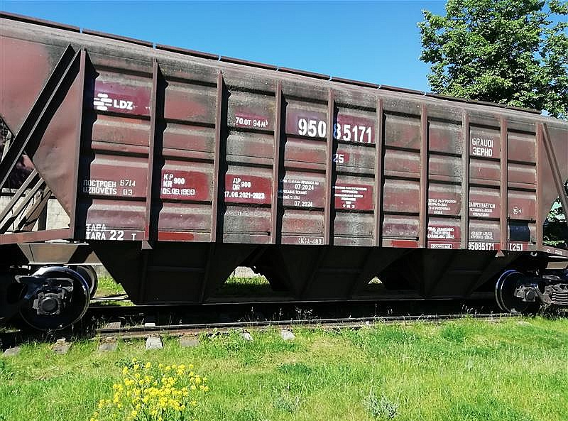 Pēdējās divās elektroniskajās izsolēs no 153 Ukrainā iestrēgušajiem kravas vagoniem "LDz Cargo" izdevies pārdot tikai 12.