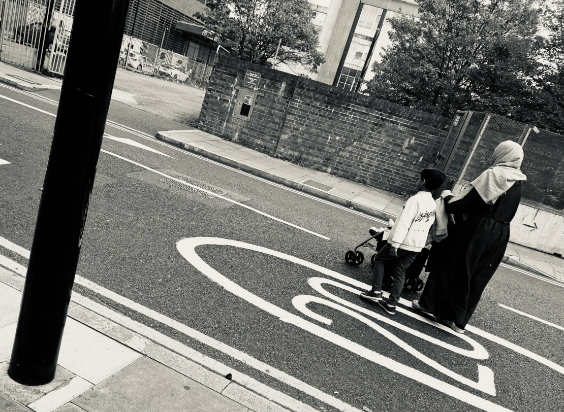 Lielbritānija, Londona. Migrantu kopienas mijiedarbojas ar vietējiem iedzīvotājiem Whitechapel rajonā.