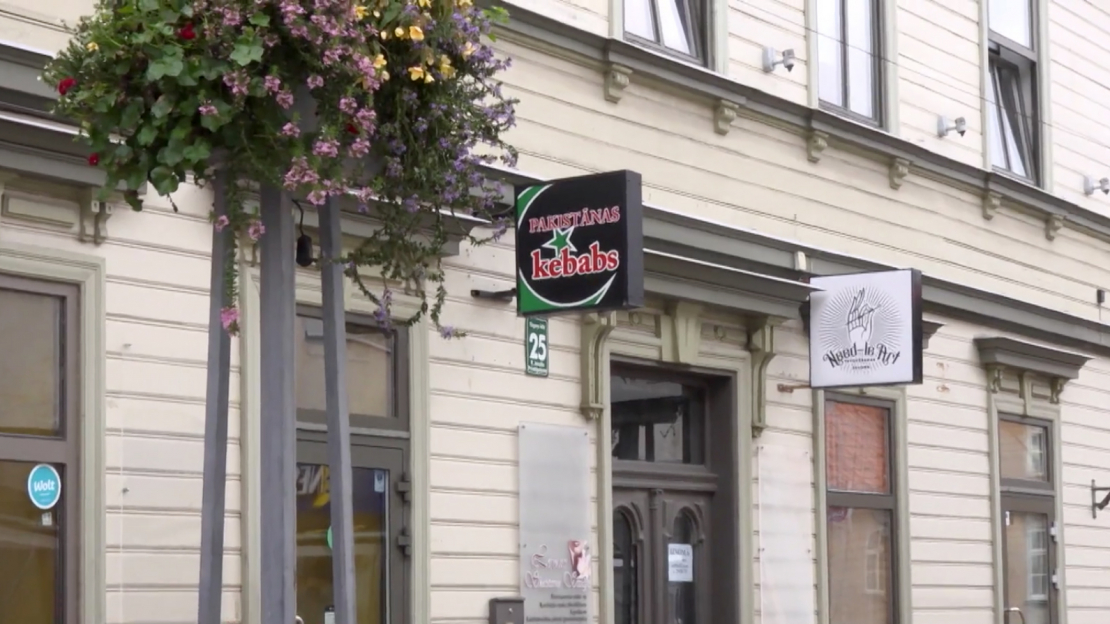 Iegūstot videomateriālu un skaidrojot notikušo, nav gūti pierādījumi tam, ka šajā gadījumā būtu noticis noziedzīgs nodarījums.