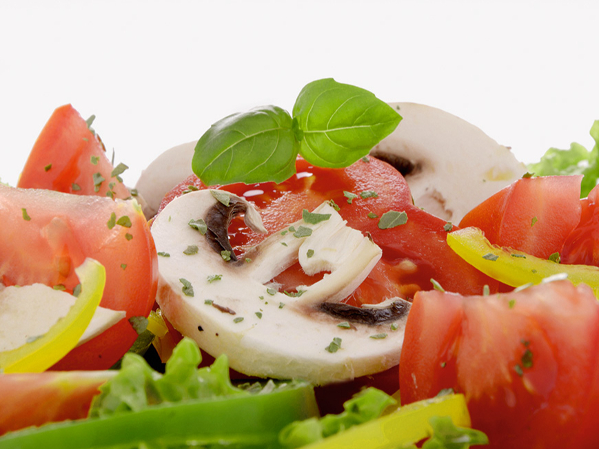 Saldskābās sēnes ar dārzeņiem.