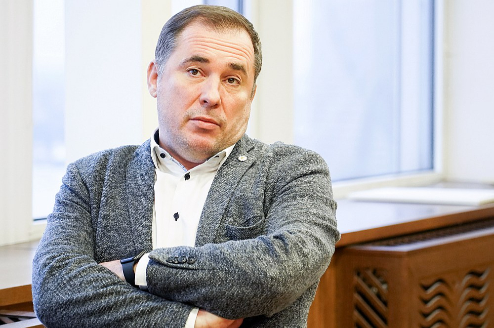 Vēlēšanu sistēmas izmaiņu projekts, ko piedāvā jaunā politiskā kustība, ir izstrādāts Saeimas deputāta Didža Šmita vadībā. Viņš, pētot ārvalstu pieredzi, izvēlējies modeli, kas tuvs Īrijas un Maltas sistēmai.