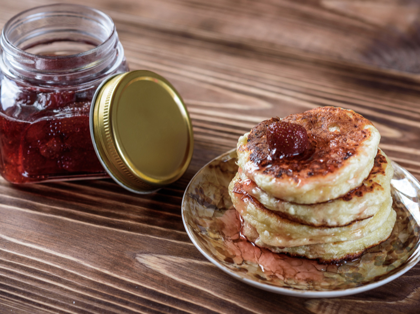 Biezpiena un krēmsiera plācenīši.
