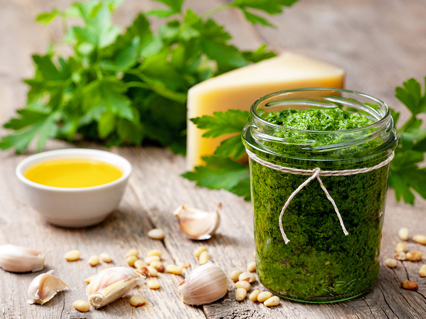 Pētersīļu pesto.