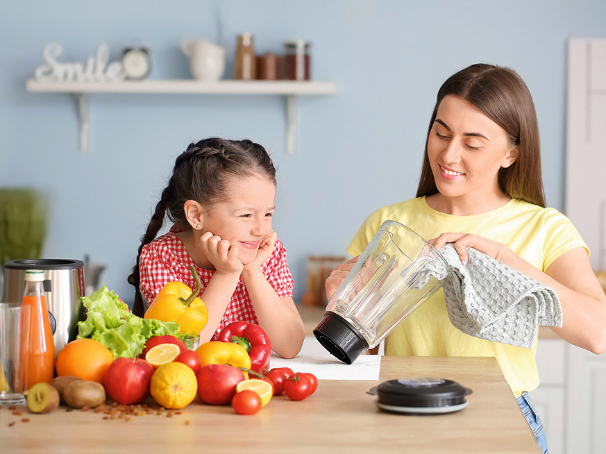 Lai virtuves kombains kalpotu ilgi, svarīgi vienmēr to rūpīgi iztīrīt. 