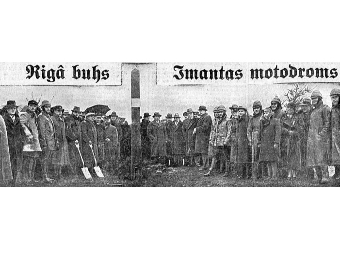 Iecerētās mototrases pamatakmens likšana.