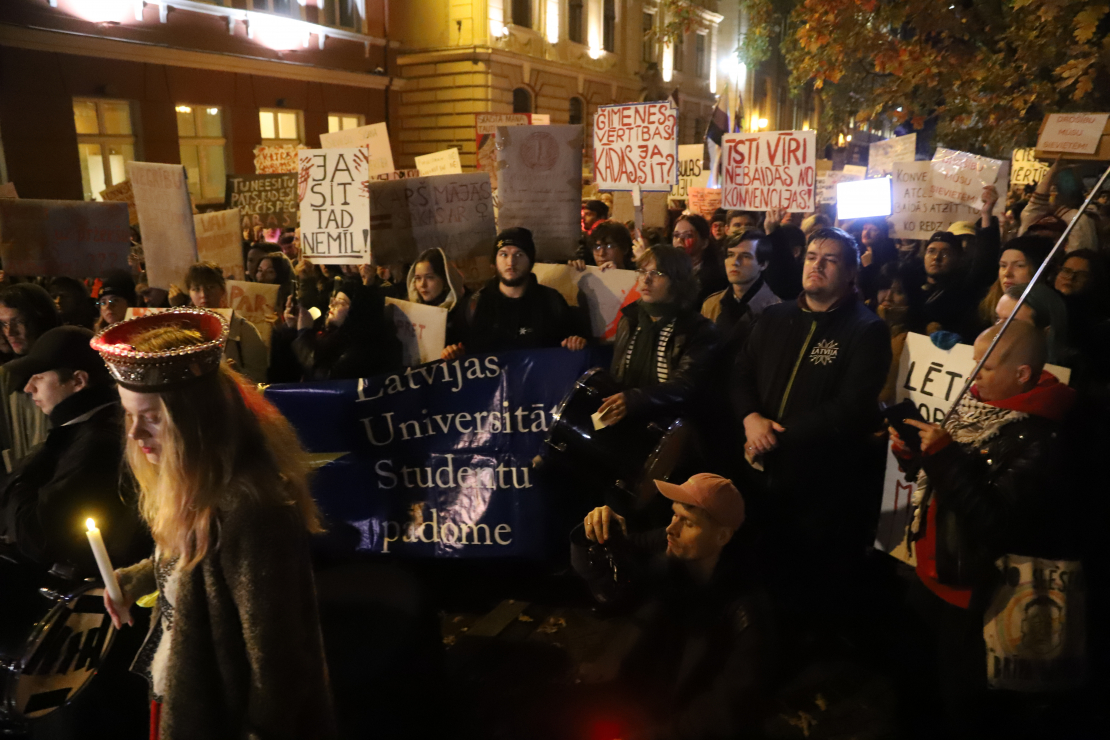 Protests pret izstāšanos no Stambulas konvencijas.
