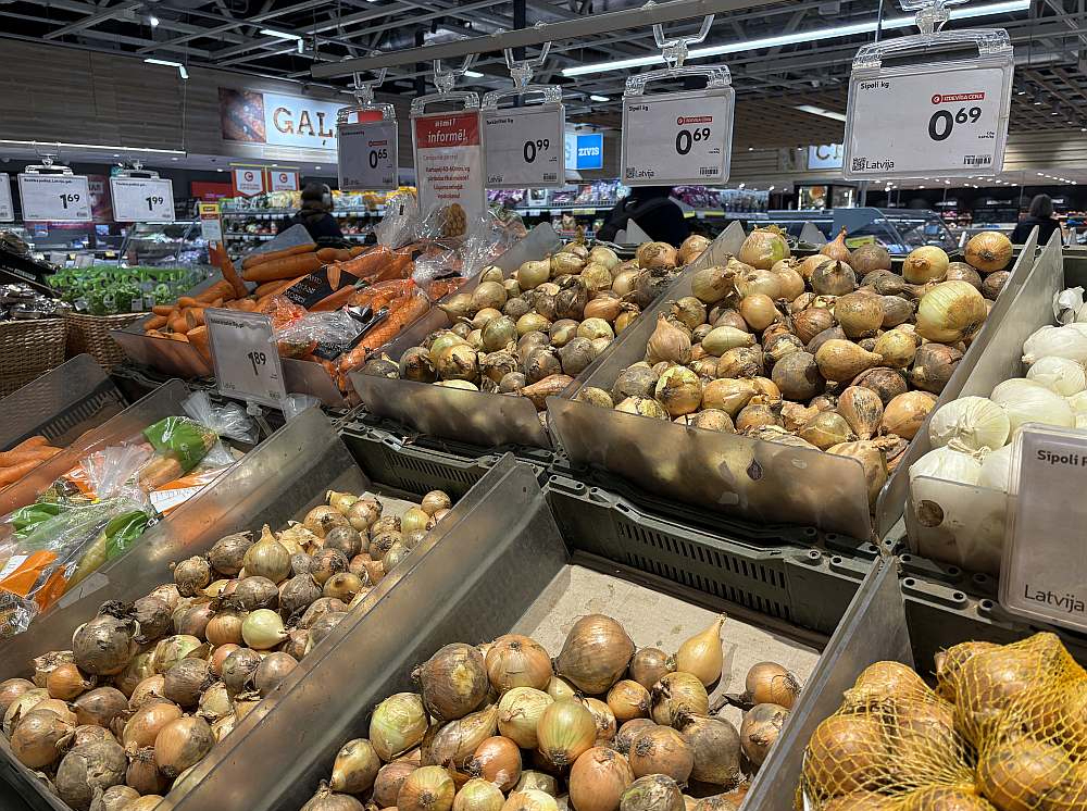 Gan "Rimi" gan "Maxima" šoruden pieejama plaša vietējo zemnieku audzēto dārzeņu izvēle – šie abi tīkli sadarbojas ar desmitiem un pat simtiem dārzeņu audzētāju.