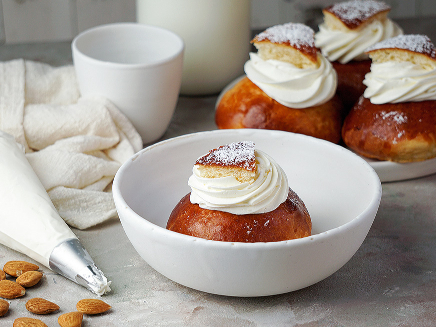 Krēmmaizītes 'Semla'.