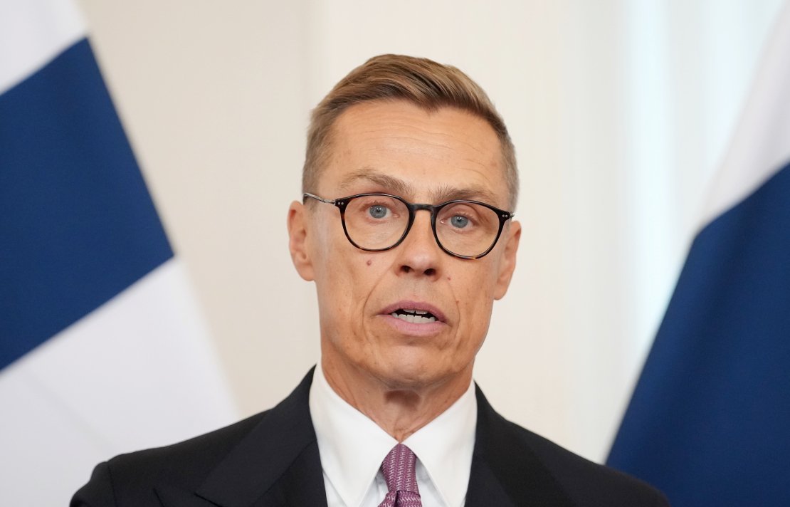 Somijas prezidents Aleksandrs Stubs piedalās preses konferencē pēc tikšanās ar Latvijas prezidentu Rīgas pilī.