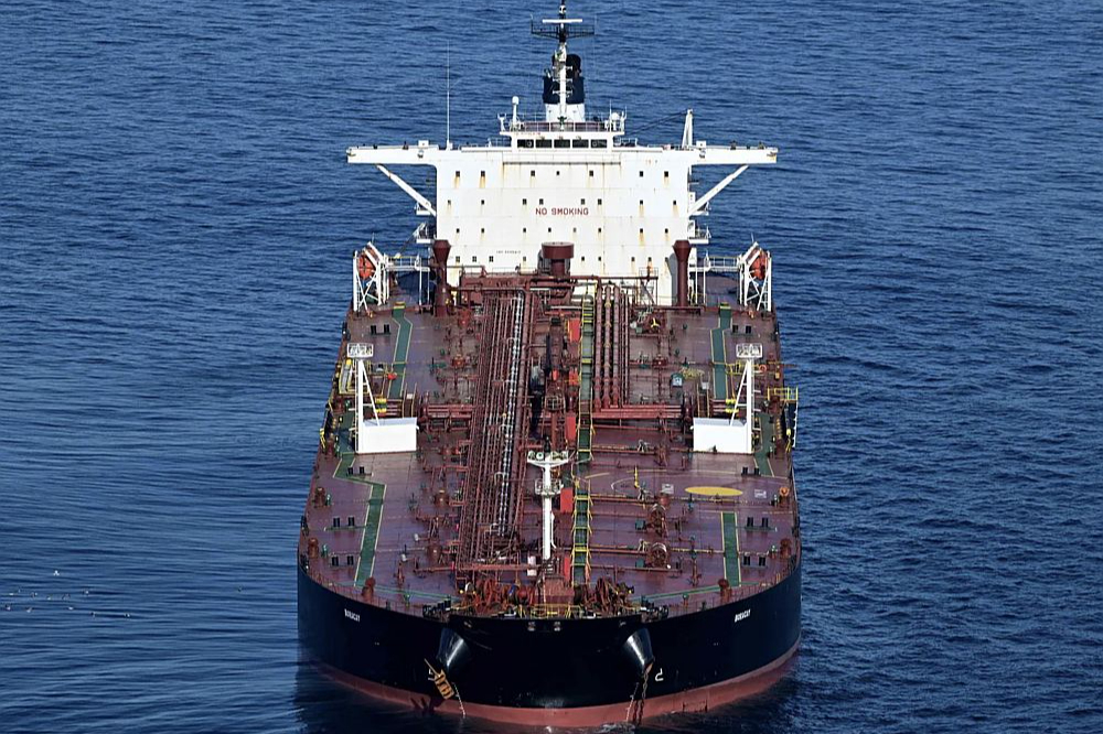 Oktobra izskaņā ES Ārlietu sanāksmē Luksemburgā izskatītajā ziņojumā minēts, ka Krievijas "ēnu flotē" jau iesaistīti līdz pat 1400 kuģu, kas atbalsta agresorvalsts kara ekonomiku.