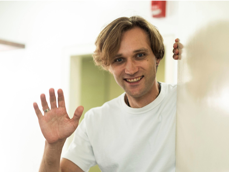 Jaunais talantīgais latviešu tenors Mārtiņš Šmaukstelis: “Man ir ļoti liels respekts pret operdziedātāja profesiju un cilvēkiem, kas
tajā darbojas.