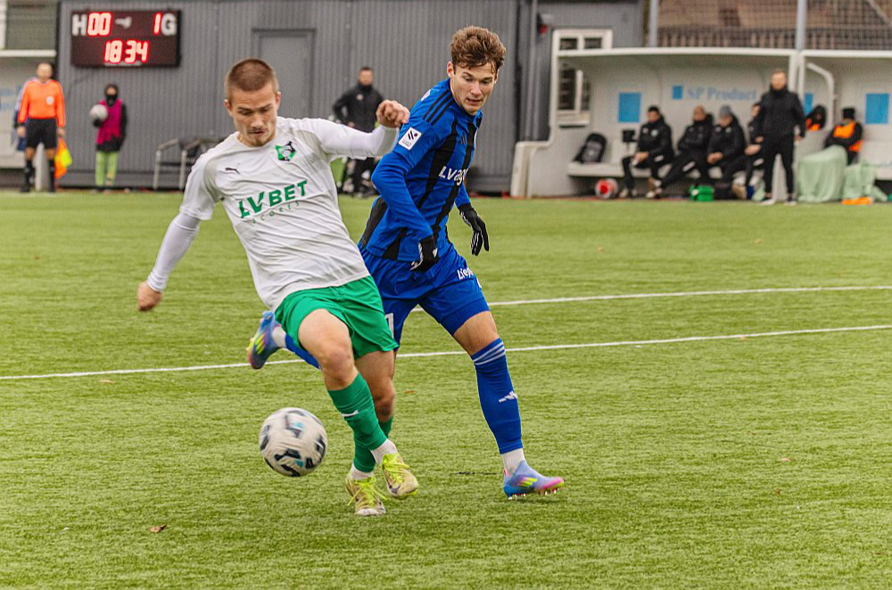 "Grobiņa" pret "Audu" pēdējās minūtēs paglābās no pēdējās vietas tabulā. Mača noslēgumā arī masveida grūstīšanās, kopumā spēlē trīs sarkanās un desmit dzeltenās kartītes.