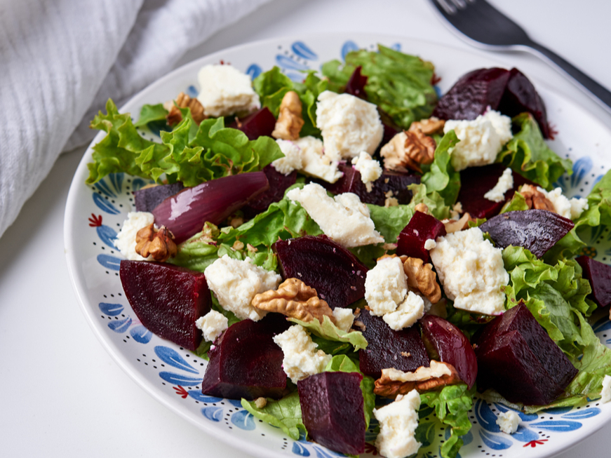 Biešu un valriekstu salāti.