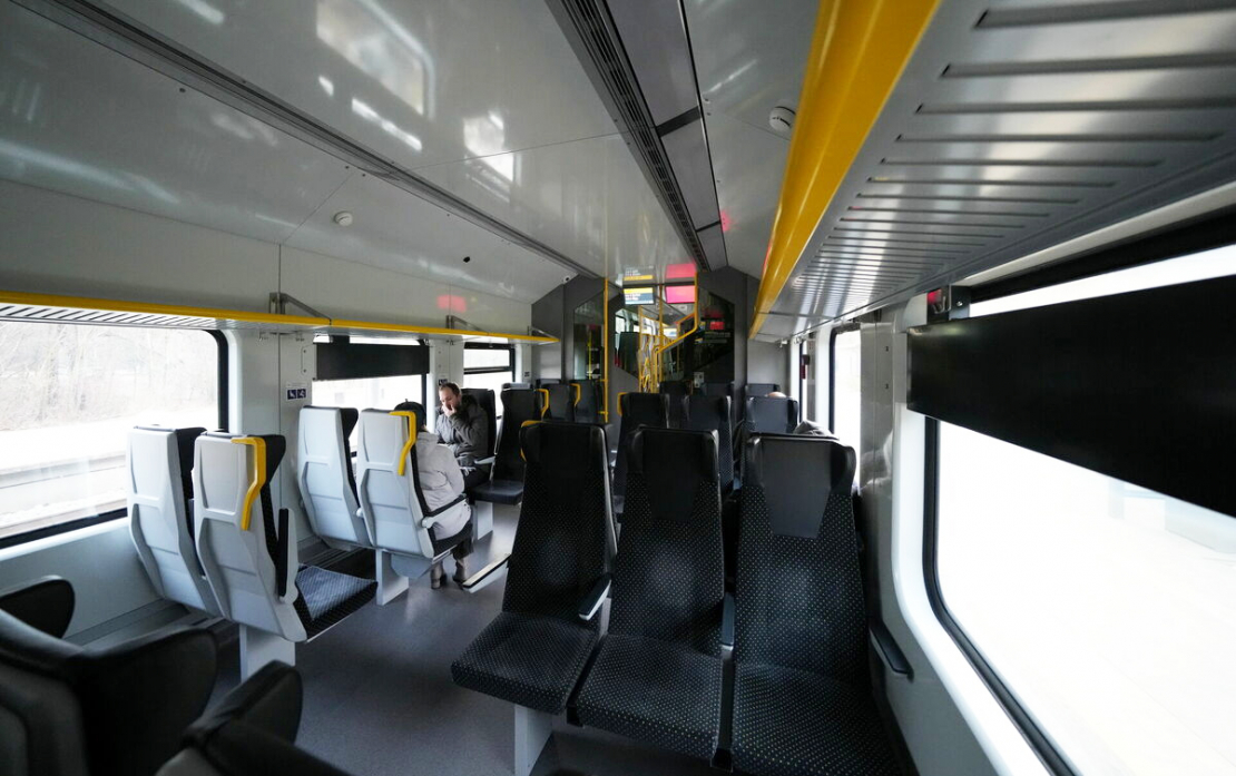 Vilcienu konduktoriem pie formas turpmāk būs piestiprinātas kameras.