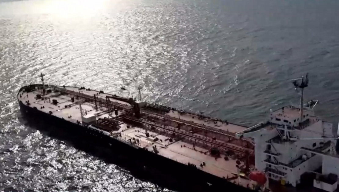 Krievu ēnu flotes kuģis.