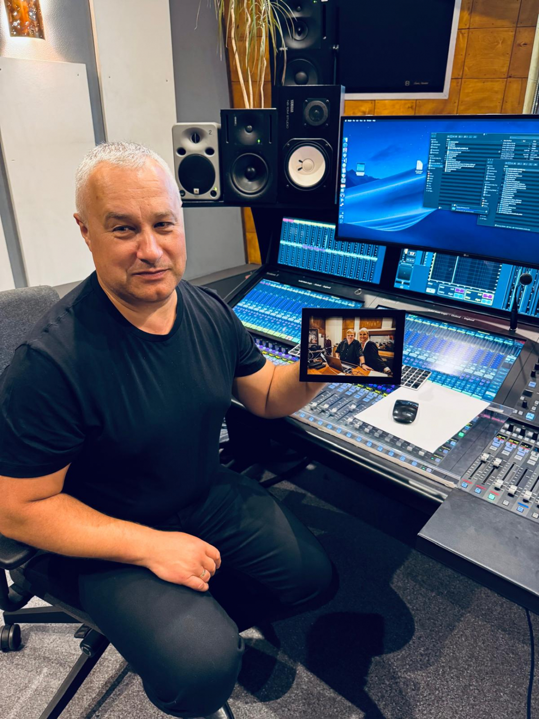 Foto no ieraksta procesa Latvijas Radio 1. studijā.