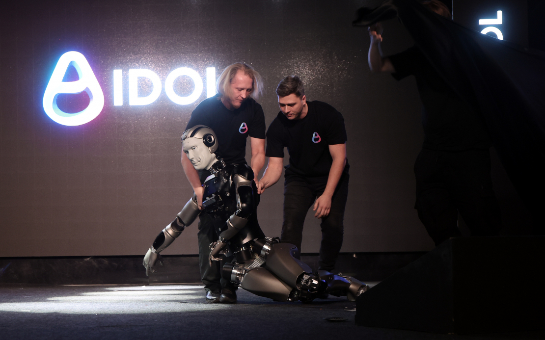 Maskavā prezentēts pirmais Krievijā izstrādātais humanoīdais robots "AIdol".