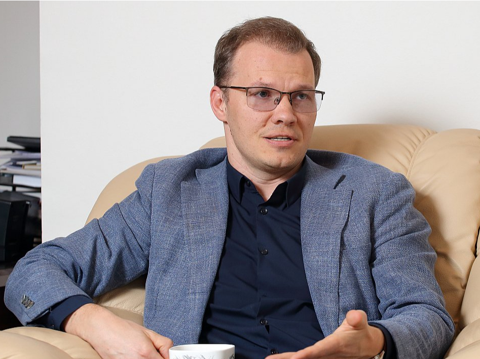 Raivis Dzintars: "Ja ir nobriedis konflikts, tad cilvēki sastrīdēties var arī par to, ka krūzīte nepareizi nolikta uz galda. Arī Stambulas konvencija ir kā tāda nepareizi nolikta krūzīte – konflikts ir par to, ko katram tā simbolizē, nevis būtību."