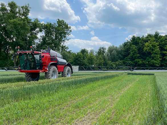 'Horsch proaktives Boom Control' sistēma darbībā. 