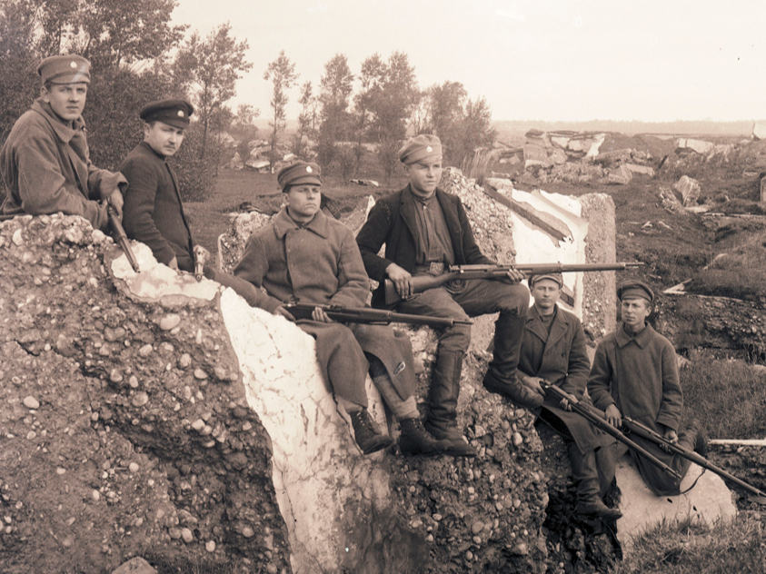 Liepājas garnizona karavīri Kara ostas fortos. 1919. gada rudens.