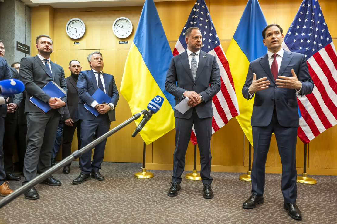 ASV valsts sekretārs Marko Rubio un Ukrainas prezidenta padomnieks Andrijs Jermaks.