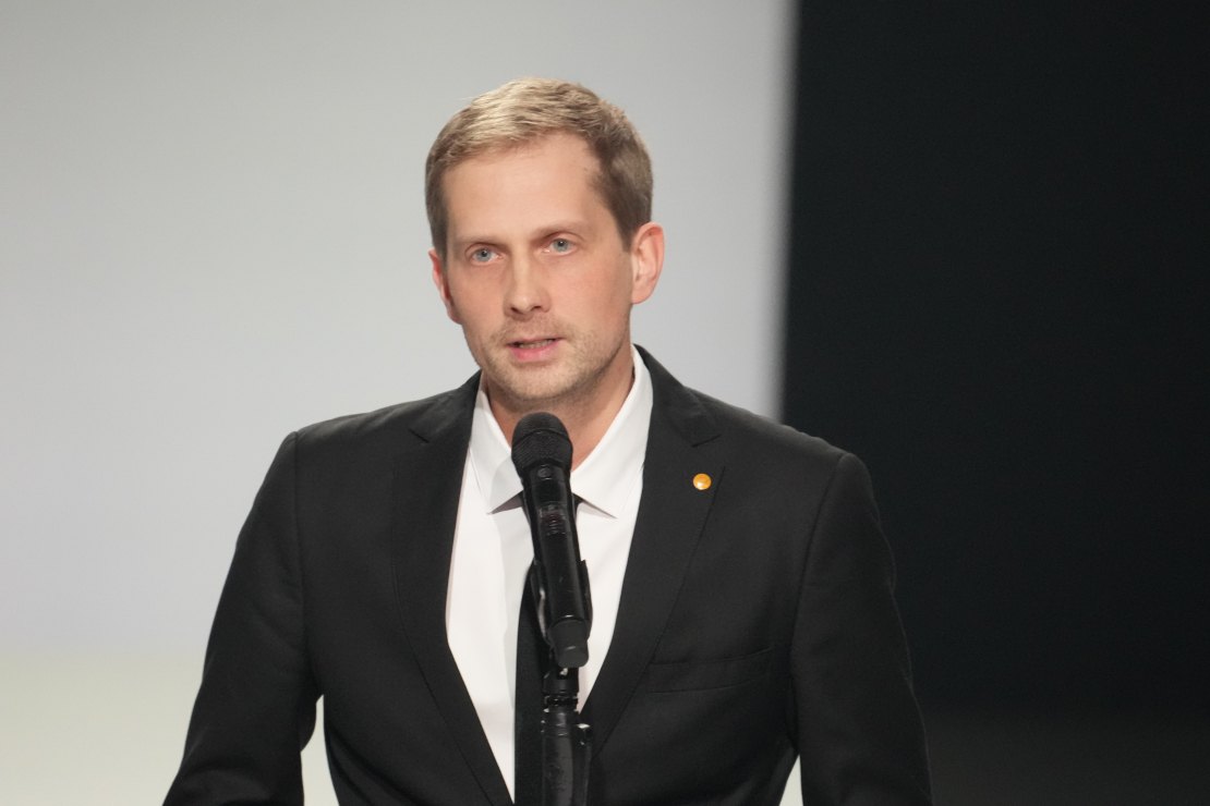 Režisors Elmārs Seņkovs "Spēlmaņu nakts'' apbalvošanas ceremonijā Dailes teātrī.