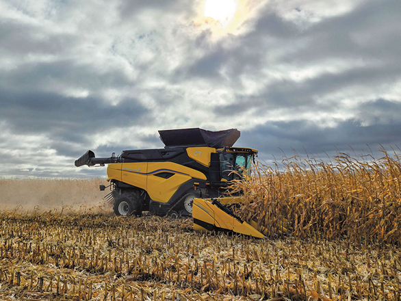 'New Hollans Corn Heder' agrgegāts.