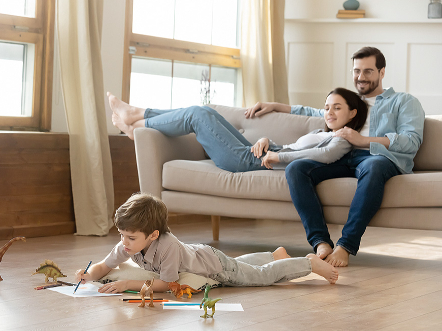 Silto grīdu sistēmas ir universālas, tās var pievienot gandrīz jebkuram siltuma avotam