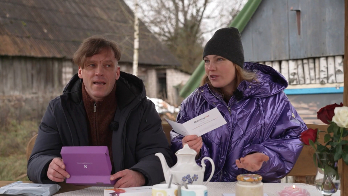 Edgars ir ieradies pie Magones, lai abi kopīgi veiktu DNS pārbaudi.