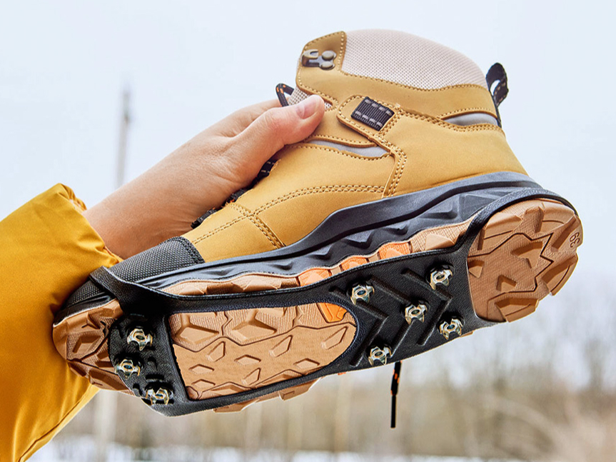 Ieteicams izvēlēties apavus ar dziļiem zoles protektoriem.