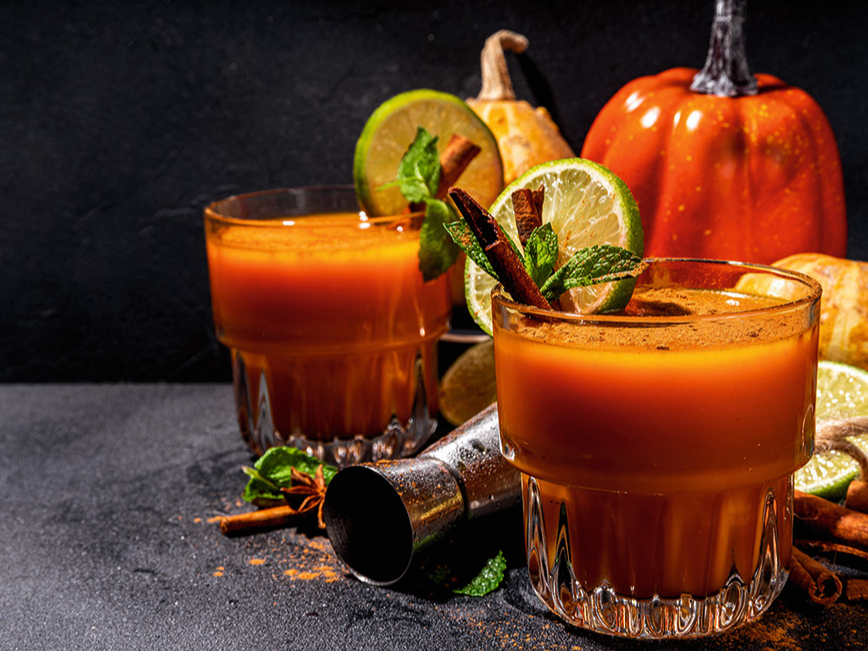 Karstais ķirbja dzēriens.