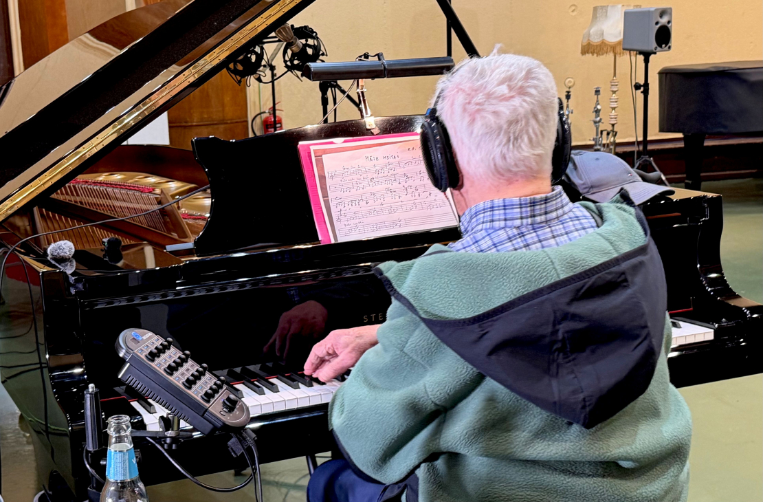 Raimonds Pauls studijā.