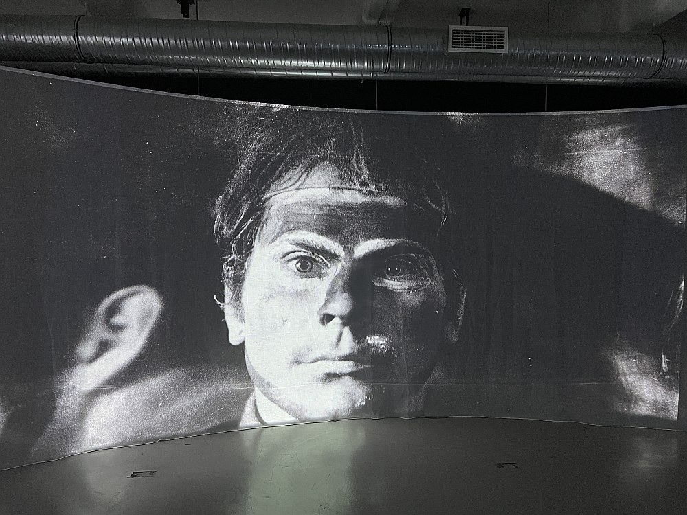 Līdz sestdienai, 6. decembrim, LKA Latvijas Kino muzejā apskatāma izstāde "Podnieka laiktelpa".