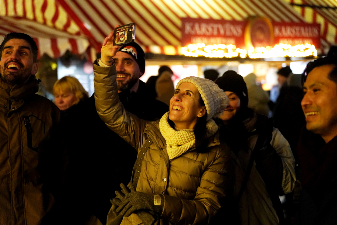 Atklāj Vecrīgas Ziemassvētku tirdziņu