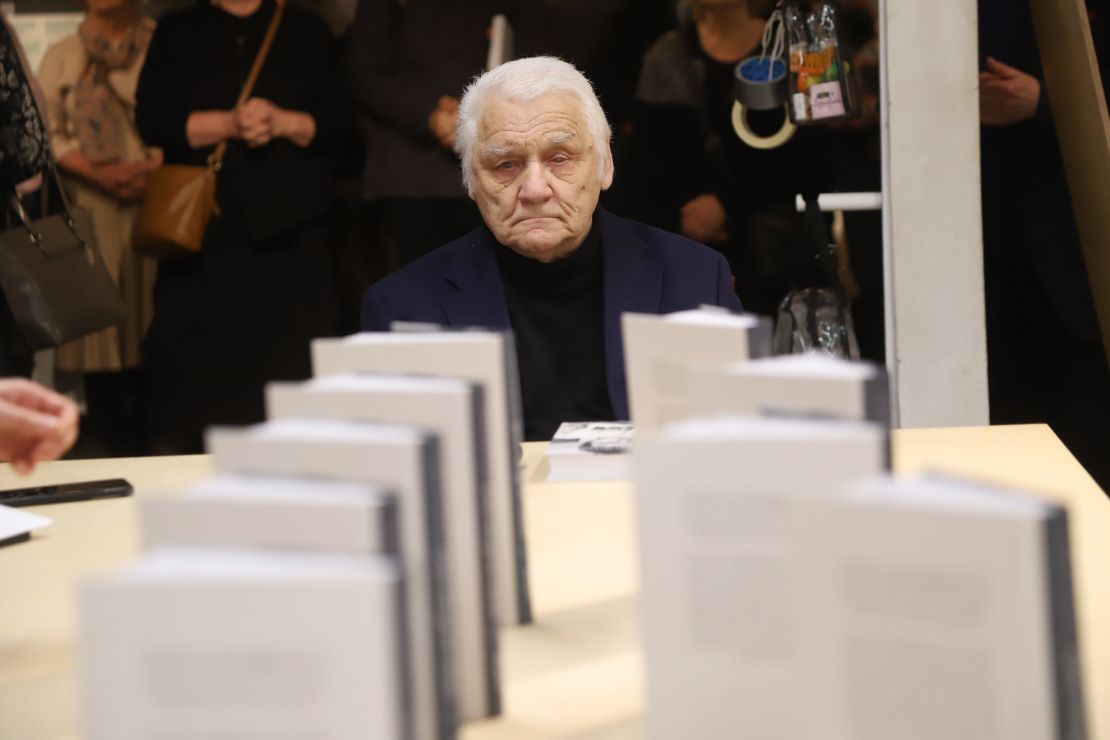 Atver grāmatu "Juris Podnieks. Dienasgrāmatas. 1975-1981". Agris Redovičs.