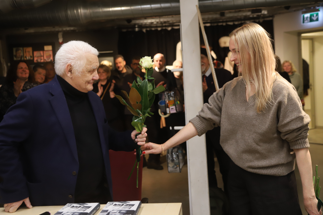 Atver grāmatu "Juris Podnieks. Dienasgrāmatas. 1975-1981". Agris Redovičs.