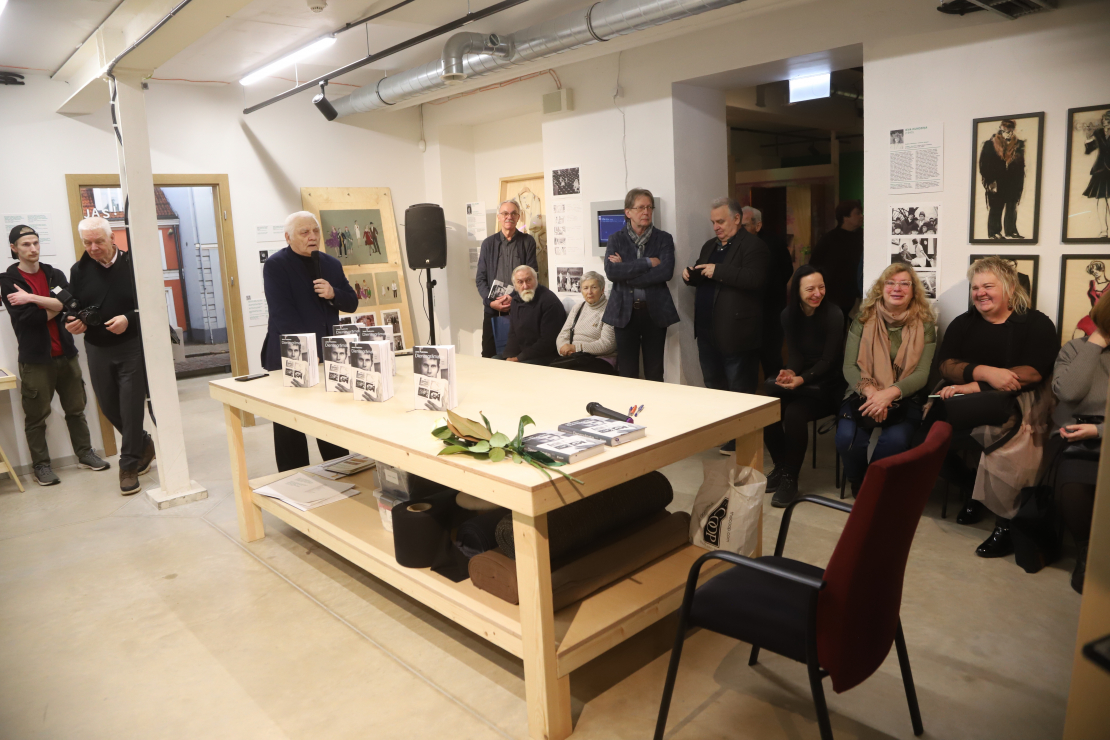 Atver grāmatu "Juris Podnieks. Dienasgrāmatas. 1975-1981".