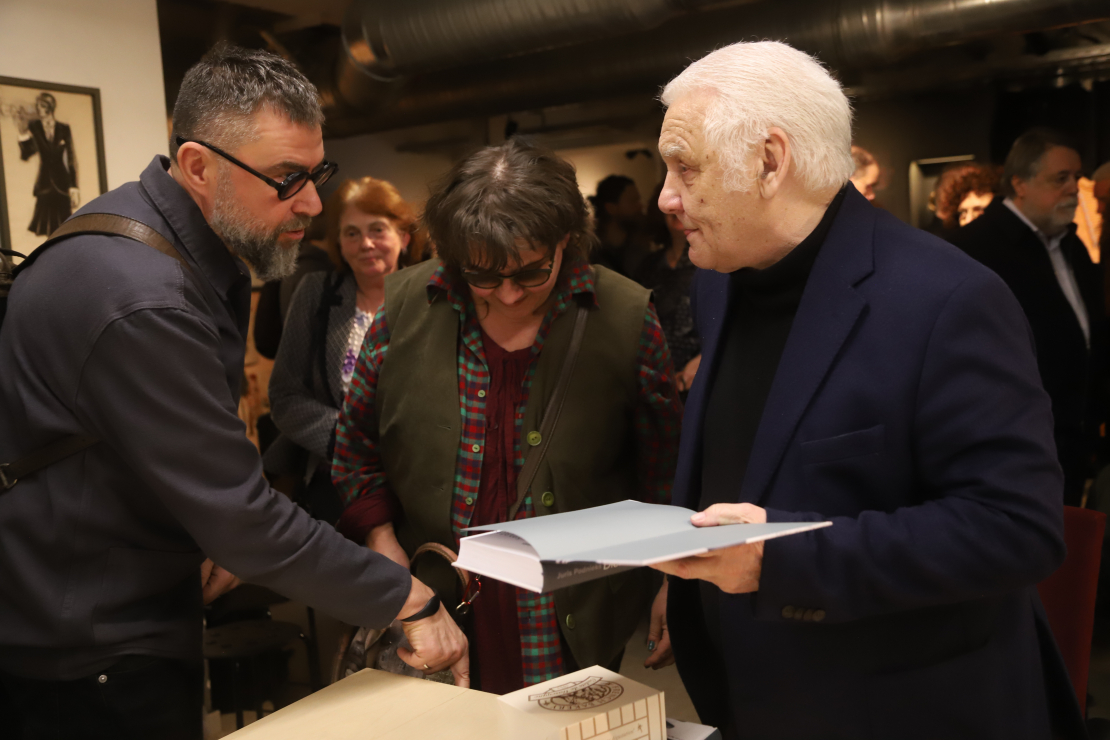 Atver grāmatu "Juris Podnieks. Dienasgrāmatas. 1975-1981". Agris Redovičs.