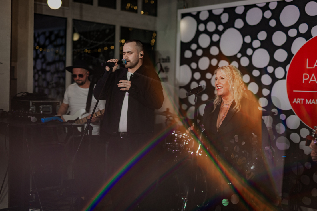 Dziedātāja Olga Rajecka prezentē klipu, plati un koncertus.