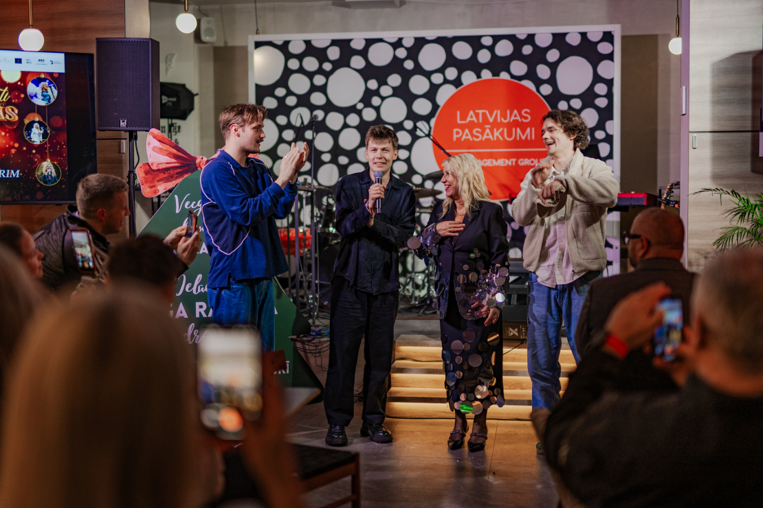 Dziedātāja Olga Rajecka prezentē klipu, plati un koncertus.