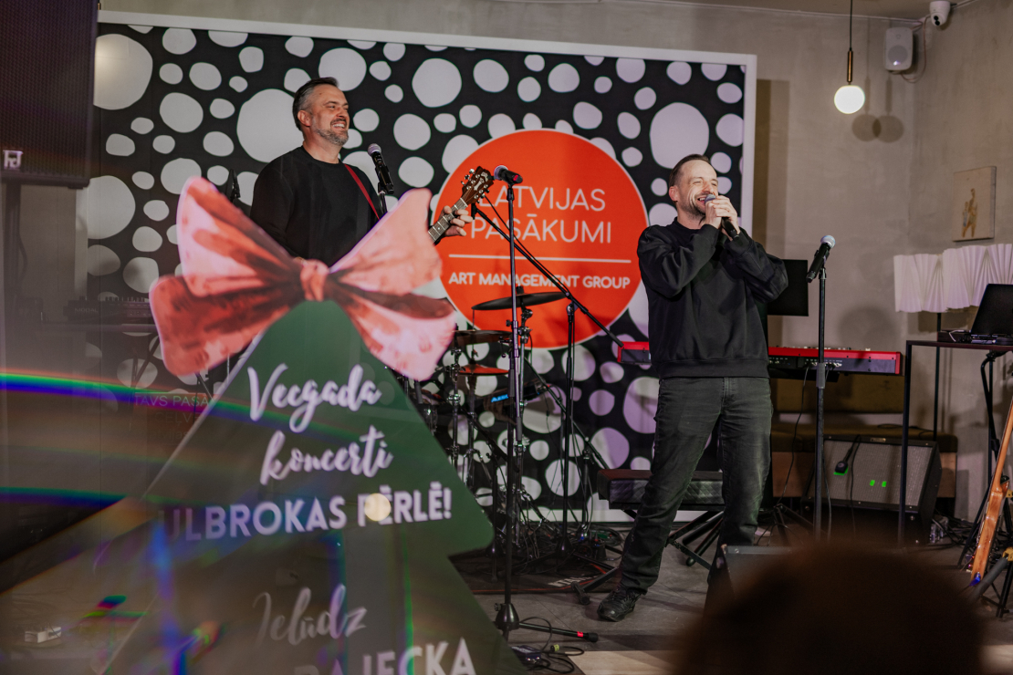 Dziedātāja Olga Rajecka prezentē klipu, plati un koncertus.