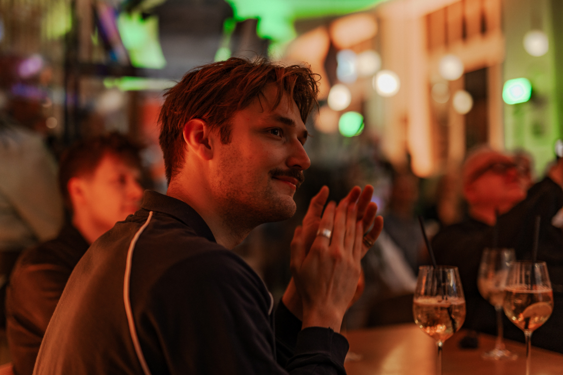 Dziedātāja Olga Rajecka prezentē klipu, plati un koncertus.