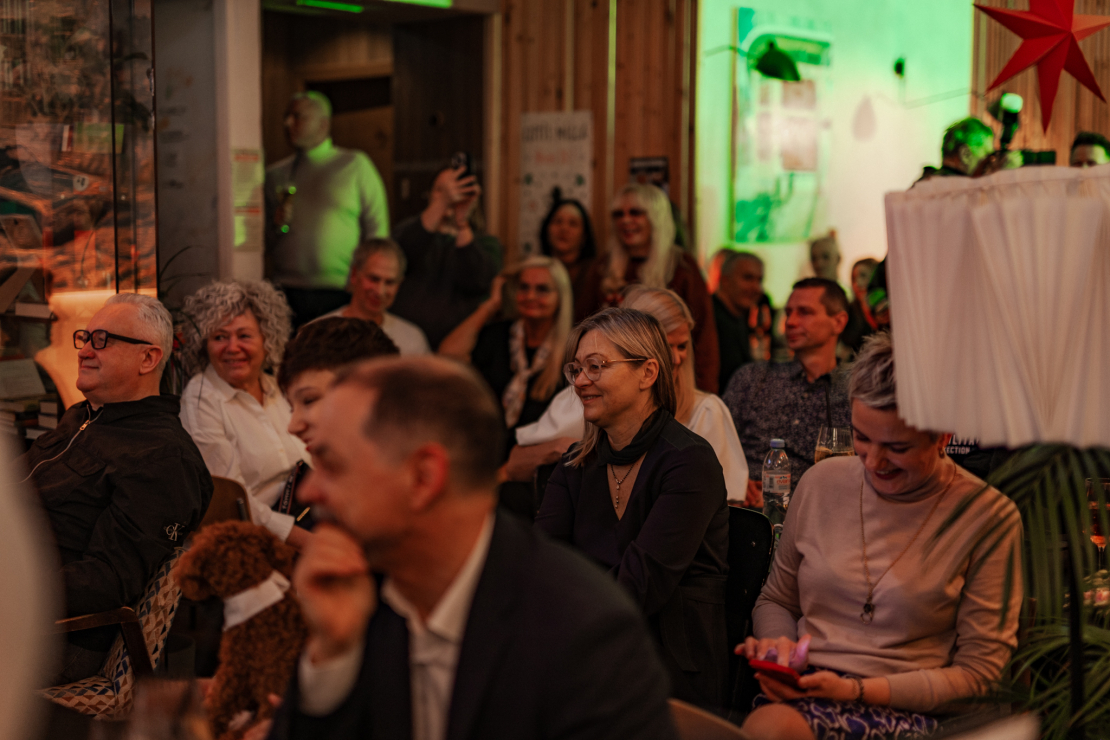 Dziedātāja Olga Rajecka prezentē klipu, plati un koncertus.