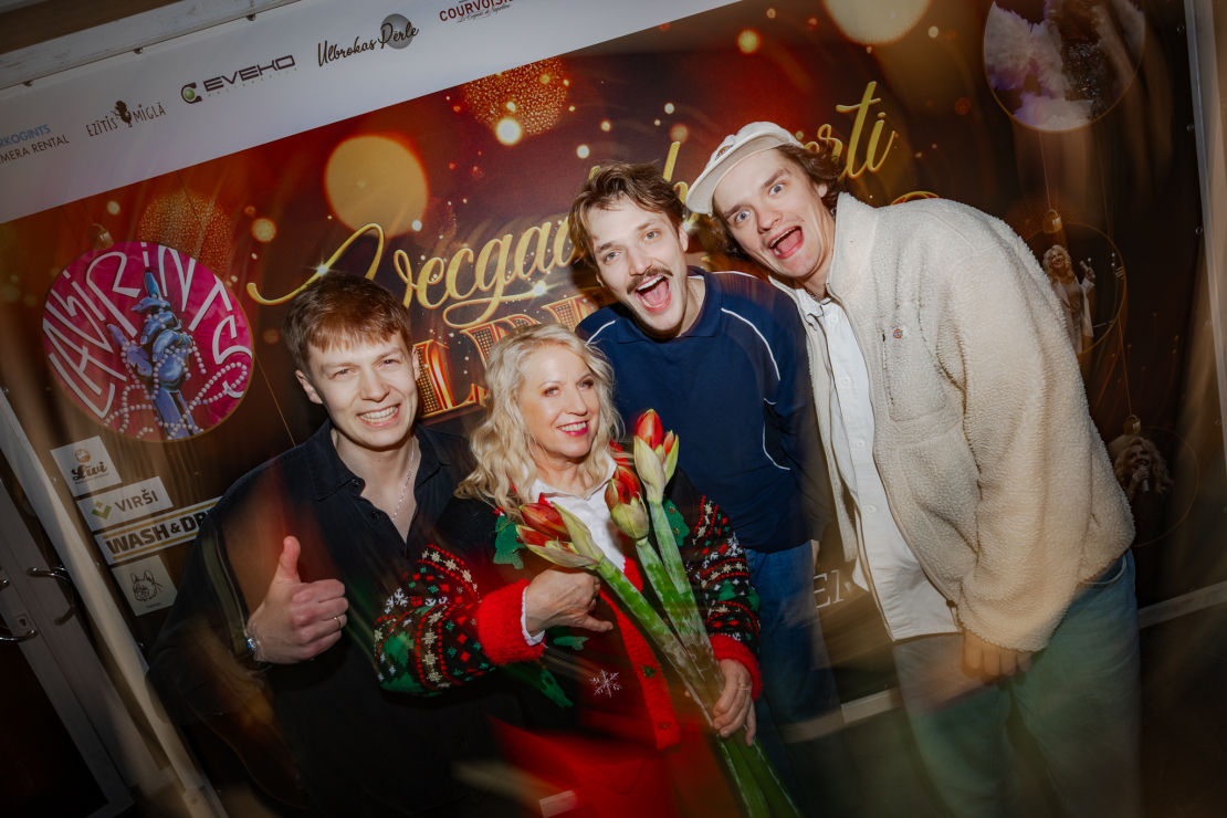 Dziedātāja Olga Rajecka prezentē klipu, plati un koncertus.