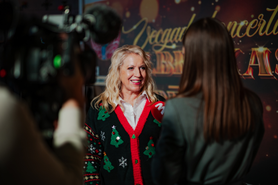 Dziedātāja Olga Rajecka prezentē klipu, plati un koncertus.