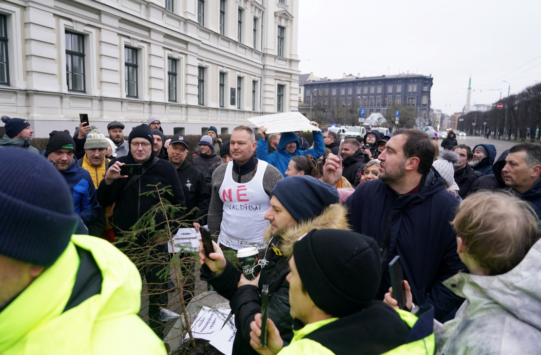 Protests pret autoceļu lietošanas nodevu komercauto līdz 3,5.