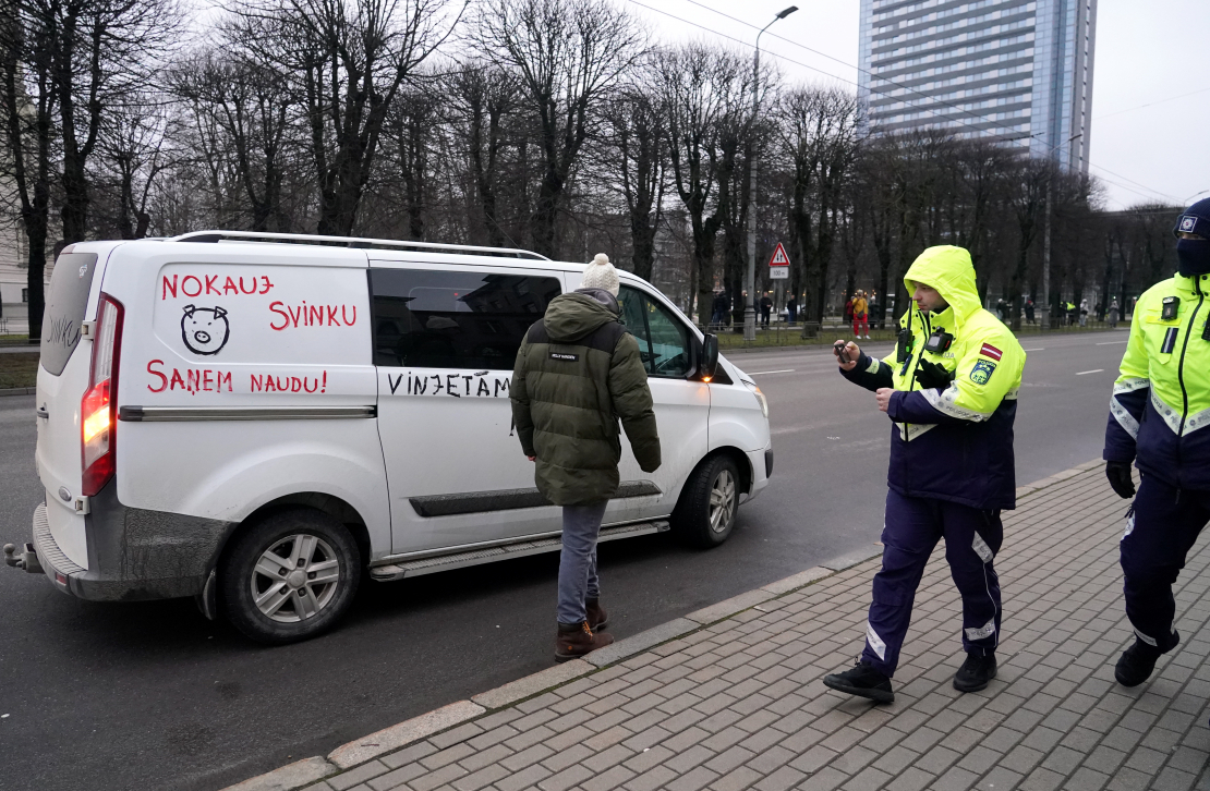 Protests pret autoceļu lietošanas nodevu komercauto līdz 3,5.