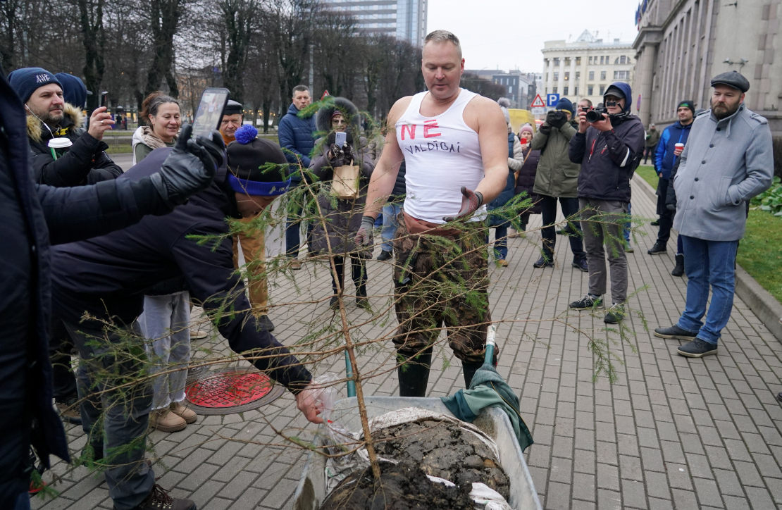 Protests pret autoceļu lietošanas nodevu komercauto līdz 3,5.