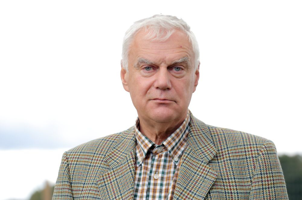 Nominācijā "Par ieguldījumu nozares attīstībā" "Zelta čiekuru" saņēma Arvīds Ozols.