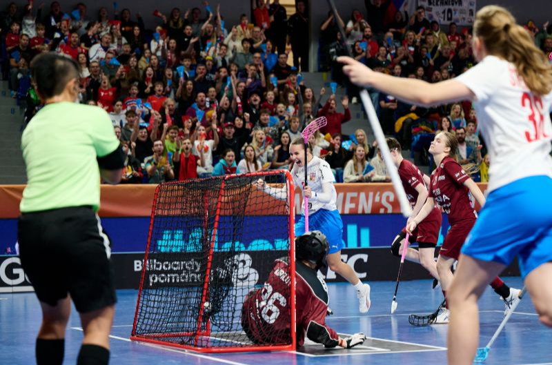 Latvijas sieviešu florbola izlases spēle pret Čehijas sieviešu florbola izlasi.
